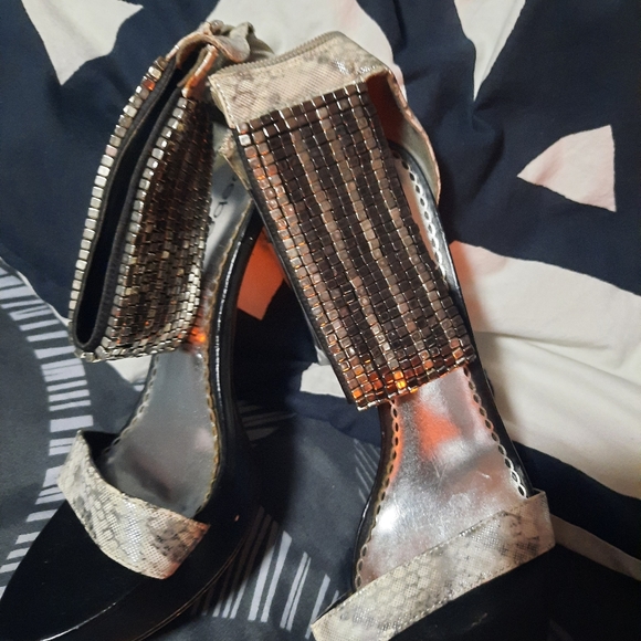 Sandals - Picture 2 of 2